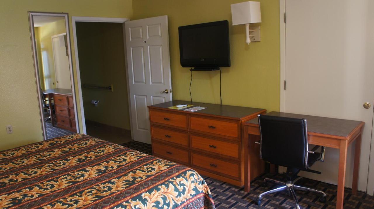 Regency Inn Taylor Exterior photo